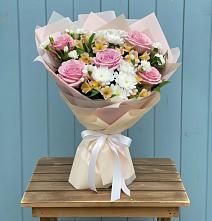 Букет цветов из:  Гвоздики, Орхидеи и Розы в Ногире