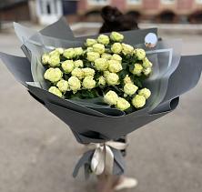 Букет Белые кустовые розы Солинеро в Ногире