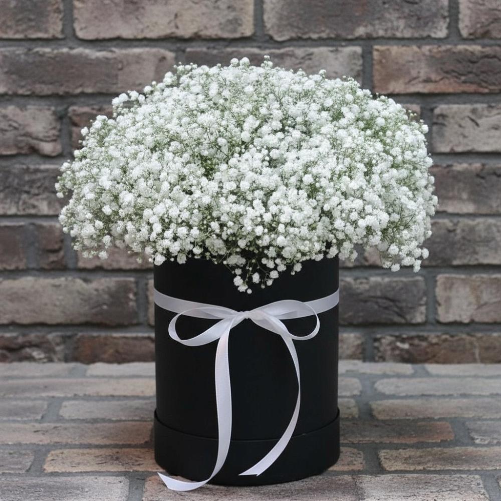 Цветочная композиция из Гипсофила в шляпной коробке в Ногире