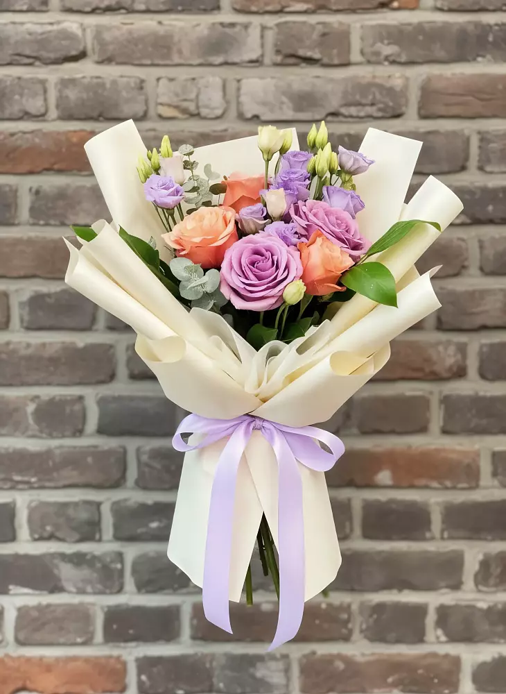 Букет цветов из: Лизиантусы и Розы в Ногире