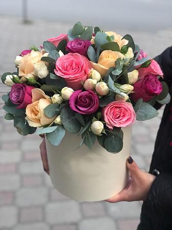 Цветочная композиция из Розы в шляпной коробке в Ногире
