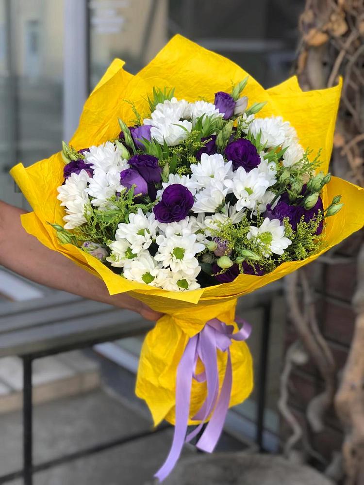 Букет цветов из: Ирисы, Хризантемы и Ромашки в Ногире