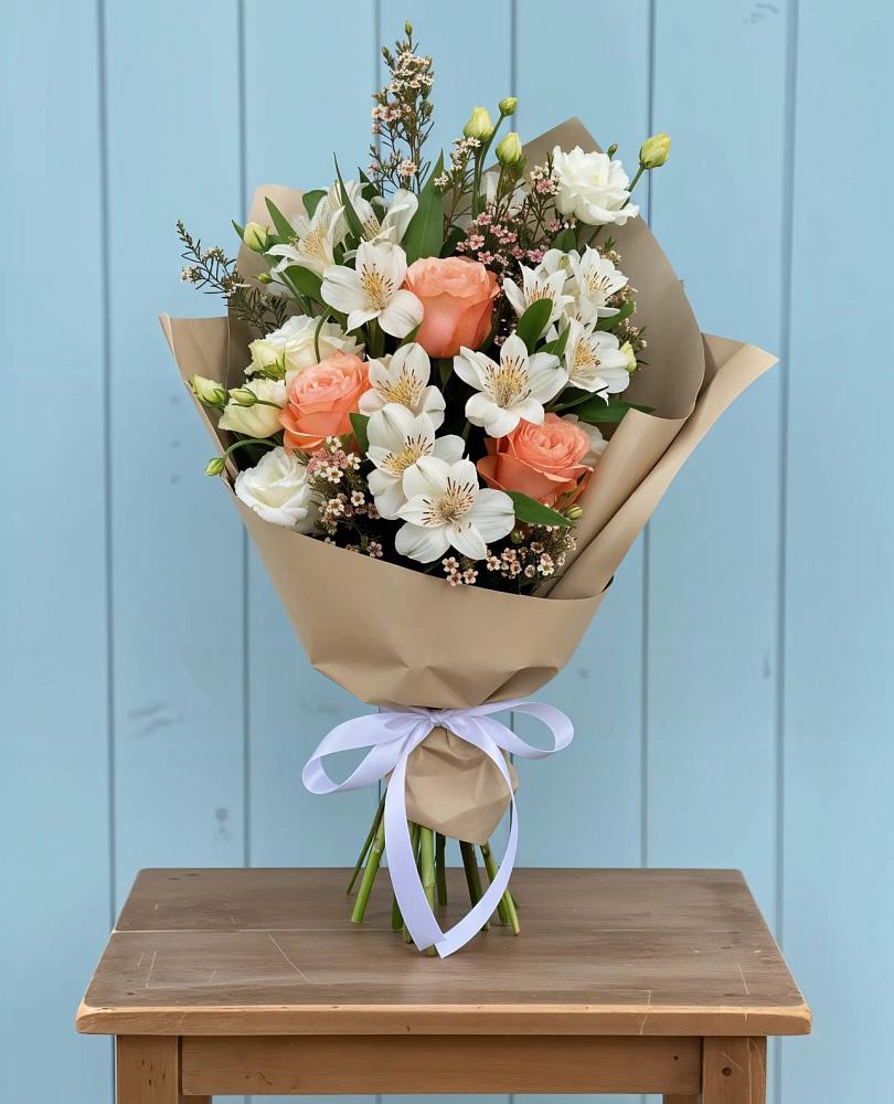 Букет цветов из: Альстромерии, Лизиантусы, Розы и Хризантемы в Ногире