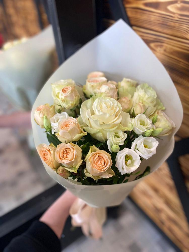 Букет цветов из: Розы и Лизиантусы в Ногире